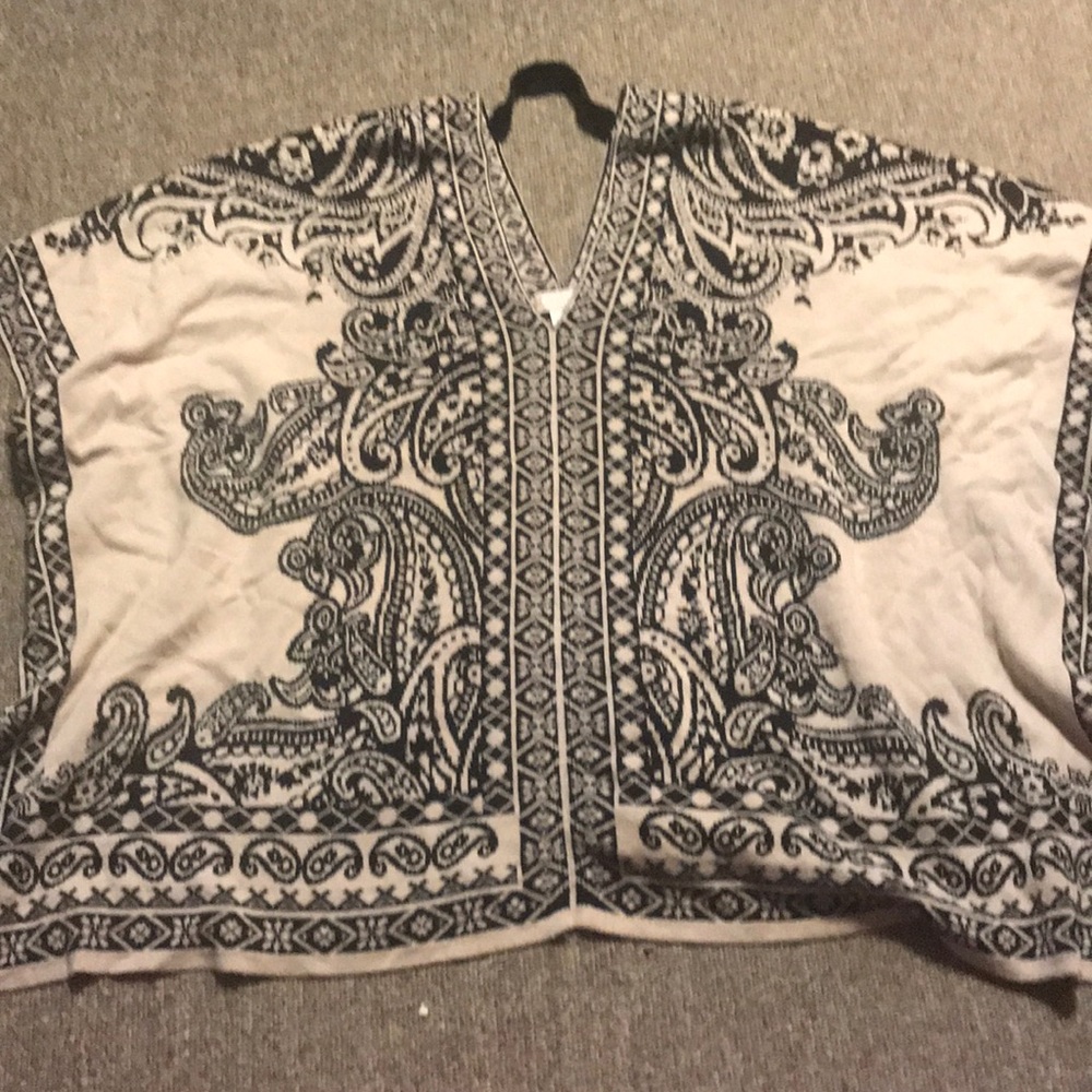 Really cute comfy short sleeved poncho